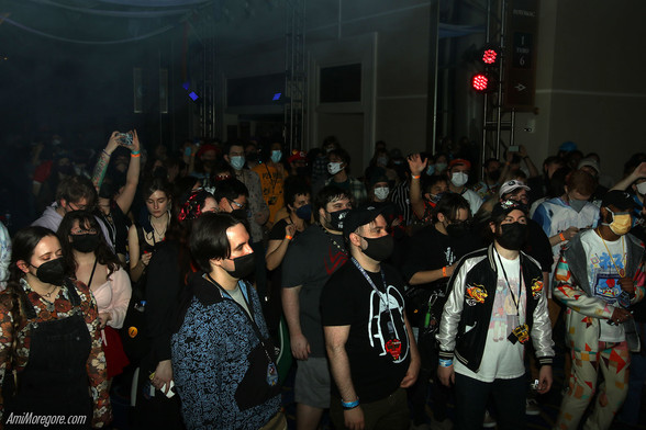 The assembled crowd of chiptune lovers watching chipspace