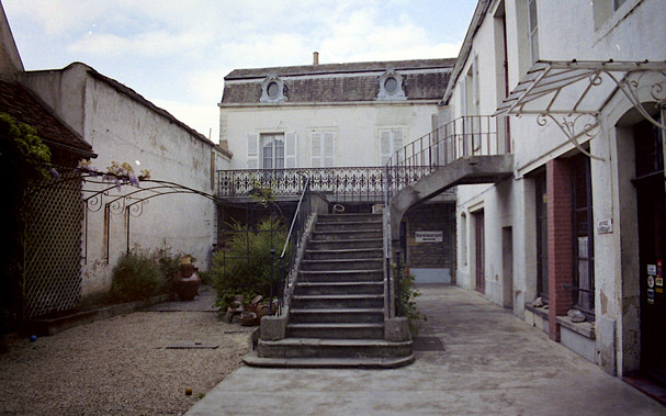 Courtyard and steps of a hotel/restaurant