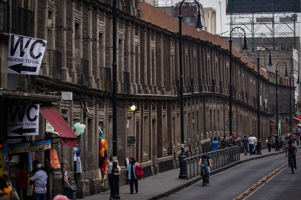 photo - subsidence - mexico city street & buildings
