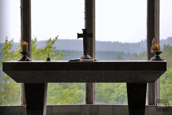 Chapelle Saint-Tronc (2015)
→ Visite de la Chapelle Saint-Tronc, oubliée dans la montagne depuis 20 ans.
→ Visit the Saint-Tronc Chapel, forgotten in the mountains for 20 years.
► Récit & photos : https://www.worldofjosh.be/photos/20150726_sttronc/sttronc.php
► Story & pictures : https://www.worldofjosh.be/en/photos/20150726_sttronc/sttronc.php
#abandoned #abandonedplaces #decay #exploration #explorationurbaine #lostplaces #photo #urbex #urbanexploration
© 2015
