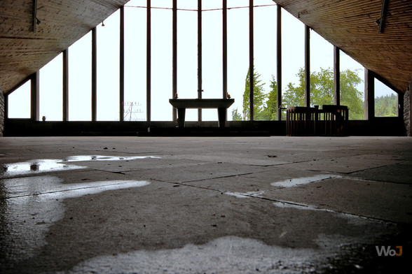 Chapelle Saint-Tronc (2015)
→ Visite de la Chapelle Saint-Tronc, oubliée dans la montagne depuis 20 ans.
→ Visit the Saint-Tronc Chapel, forgotten in the mountains for 20 years.
► Récit & photos : https://www.worldofjosh.be/photos/20150726_sttronc/sttronc.php
► Story & pictures : https://www.worldofjosh.be/en/photos/20150726_sttronc/sttronc.php
#abandoned #abandonedplaces #decay #exploration #explorationurbaine #lostplaces #photo #urbex #urbanexploration
© 2015