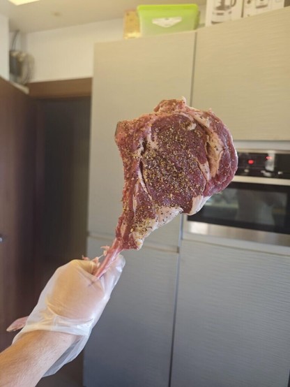 tomahawk sous vide 138 for 4 hours