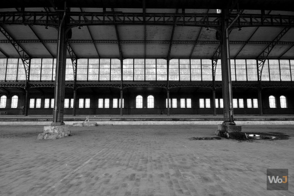 T&T (2015)
→ Construite au tout début du XXe siècle, la halle T&T fait partie d'un vaste domaine ferroviaire abandonné depuis la fin des années 80.
→ Built in the early 20th century, the hall T&T is part of a vast railway sector abandoned since the late 80's.
► Récit & photos : https://www.worldofjosh.be/photos/20150531_tt/tt.php
► Story & pictures : https://www.worldofjosh.be/en/photos/20150531_tt/tt.php
#abandoned #abandonedplaces #decay #exploration #explorationurbaine #lostplaces #photo #urbex #urbanexploration
© 2015