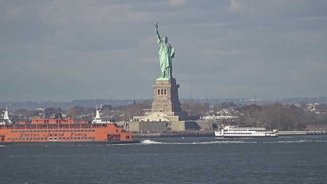 This webcam usually shows a view of the Statue of Liberty in New York. It's a clear day. It's 50ºF/10ºC.