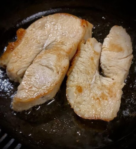 Nothing crazy, but super satisfying. Obligatory turkey sandwich after thanksgiving. Fried leftover sous vide breasts. Garlic and sage mayo, salt and pepper.