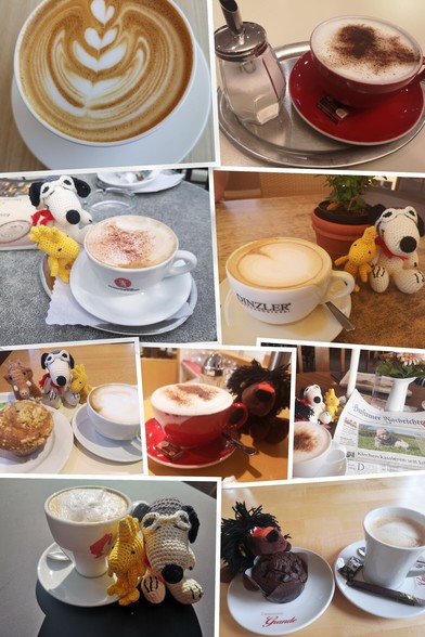 Collage von Fotos mit Kaffeetassen, alle mit Milchschaumhaube, daneben teilweise Kuchen oder Muffins, sowie Snoopy, Woodstock, und ein Plüschlöwe