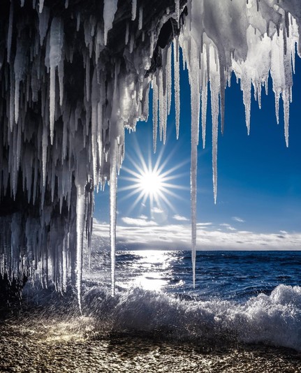 Crisp frozen scene in Lake Superior Provincial Park, Canada