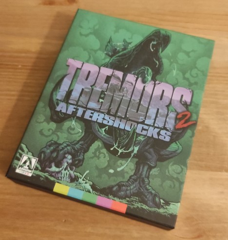 The box for the Blu-ray copy of Tremors 2: Aftershocks released by Arrow Video.