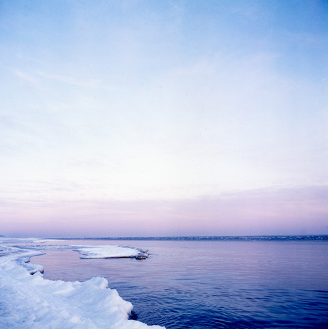 Colour photo showing the frozen Baltic Sea.