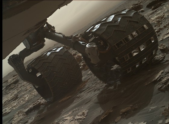 Rover: Curiosity

Earth date: 2017-06-17

Sol: 1729