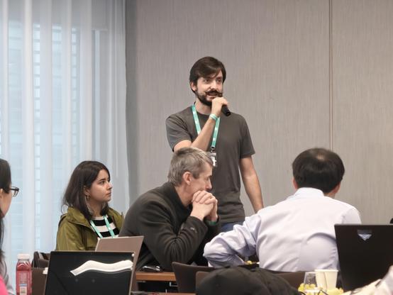 @tiangolo pitching the project.