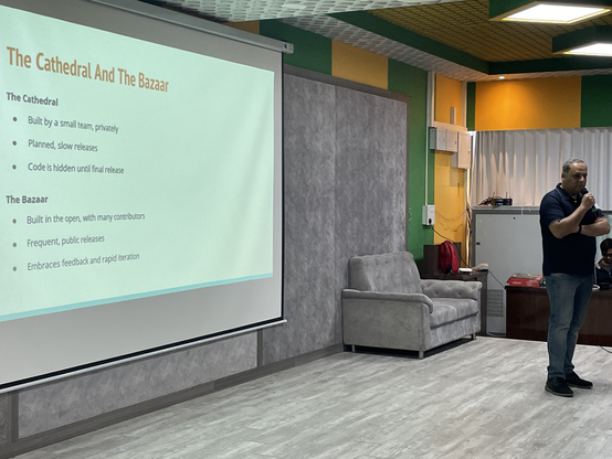 Summary of Cathedral and Bazaar by Shripad at PuneFOSS 3