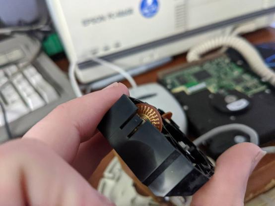The encoder wheel is traces on a round PCB