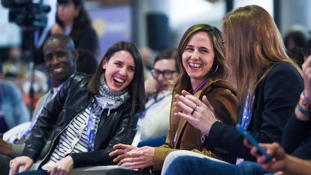 Irene Montero i Ione Belarra a l'assemblea (Gustavo Valiente / Europa Press)