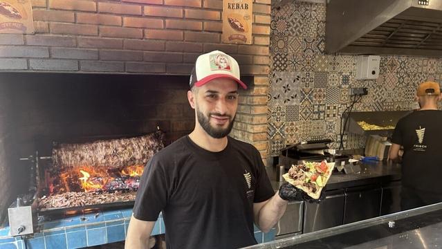 le kebab au feu de bois de Frisch vaut le détour par le cours Ju