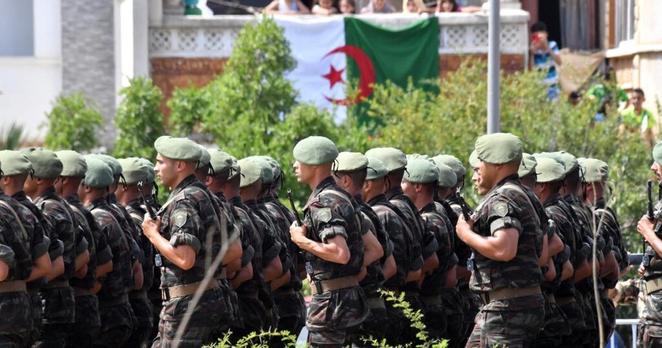 L’Algérie adopte une loi afin de permettre la mobilisation générale et la guerre
