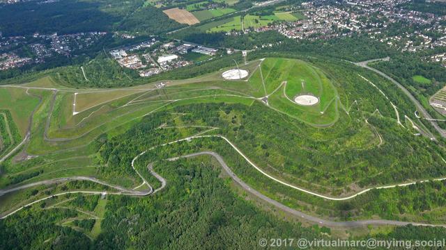 An aerial photo of the spoil heap Hoheward with the Horizon Observatory at the top.