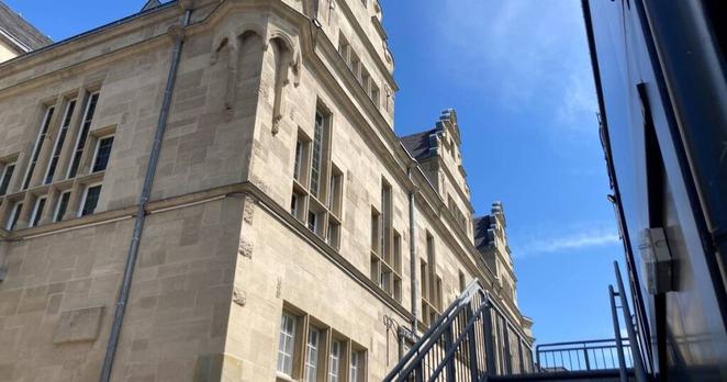 Das Benrather Rathaus wird später fertig