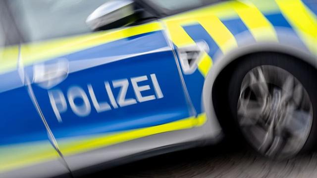 Er raste gezielt auf sie zu: Mann (38) fährt Ehefrau (37) tot – Festnahme | Regional