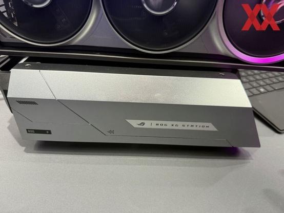 ASUS ROG XG Station 3: Docking-Station für externe Desktop-Grafikkarten
