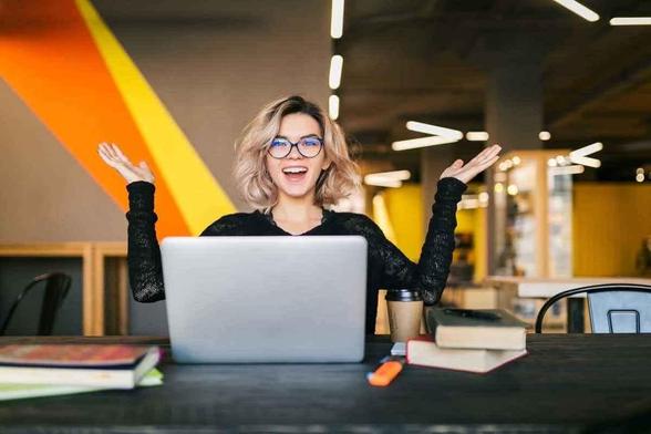 Dreaming of working abroad as a freelancer? Secure your visa with proof of steady income, client contracts, recent bank statements, and a solid CV. Start your global journey with confidence! #FreelancerVisa #DigitalNomad #RemoteWork #VisaTips