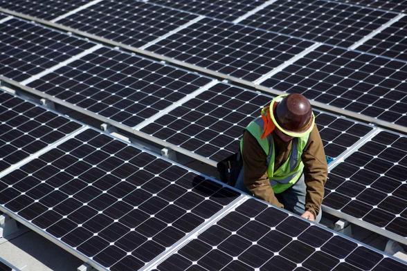 Meta Powers Growing AI with 650MW of New Solar.