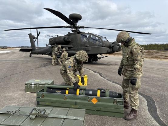 WATCH: NATO Apaches Loaded With Hellfire Missiles Fire Near Russian Border