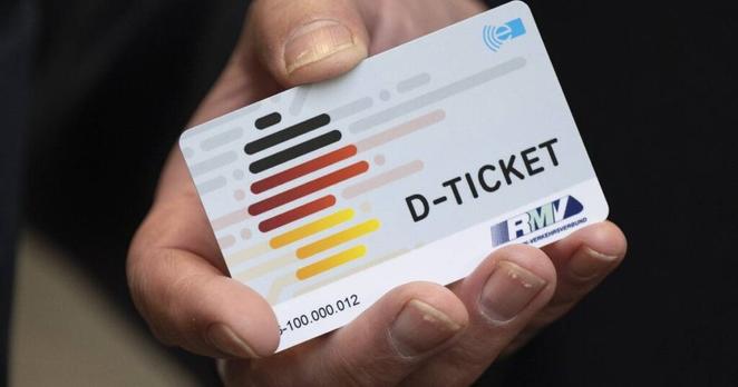 Deutschlandticket für Schüler in Düsseldorf bleibt bestehen