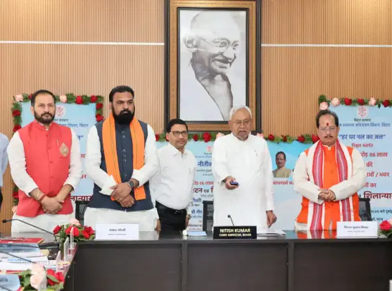  Chief Minister Nitish Kumar inaugurating and laying the foundation stone for water supply projects and building structures.