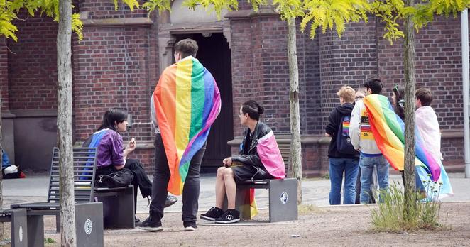 Aus Sicherheitsgründen stoppt die Polizei den CSD in Gelsenkirchen und eine Demonstration in Mönchengladbach