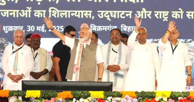 Prime Minister Shri Narendra Modi in a rally in Karakat, Bihar.