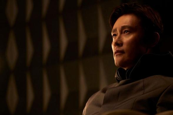 'Squid Game' Season 3 Episode 6 finale stars Lee Byung-hun as Frontman, who sees a surprising Hollywood star in the final scene