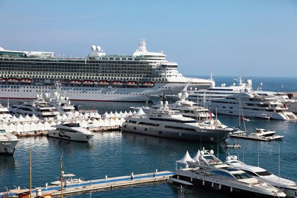 Celebrity Infinity Faces Power Failure Now in Kuşadası, Cruises to Greece and Turkey Adjusted