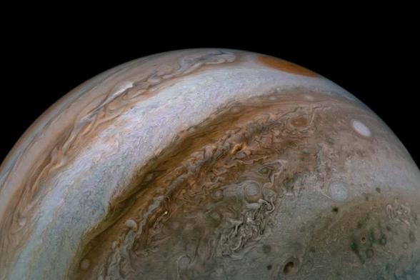 Les astronomes ont trouvé un tout nouveau type d'onde de plasma près de Jupiter  