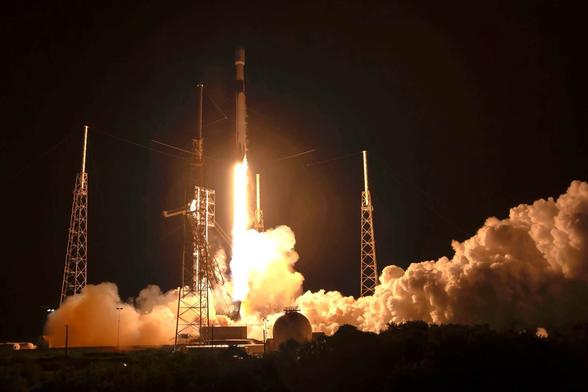 SpaceX Falcon 9 rocket launches Amazon Project Kuiper satellites