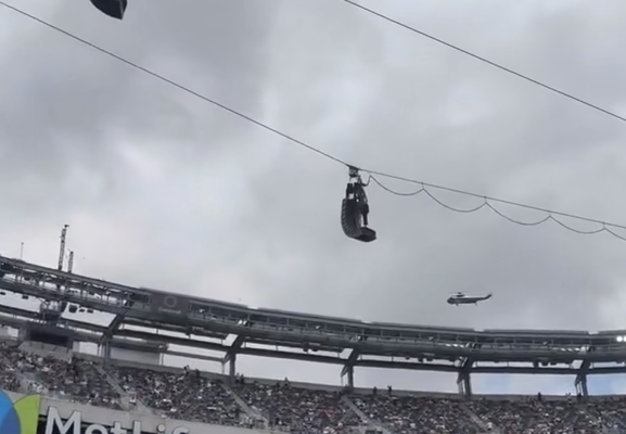 WATCH: Crowd Goes Wild as Trump’s Marine One Helicopter Roars Over the MetLife Stadium Crowd in New Jersey