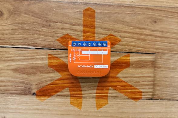 Test du Relais interrupteur 1PM de SwitchBot : connecter n'importe quelle ampoule avec Matter