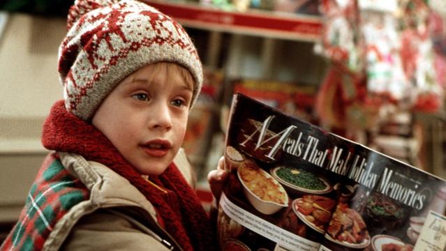 HOME ALONE, Macaulay Culkin, 1990. TM & Copyright (c) 20th Century Fox Film Corp. All rights reserved, Courtesy: Everett Collection.