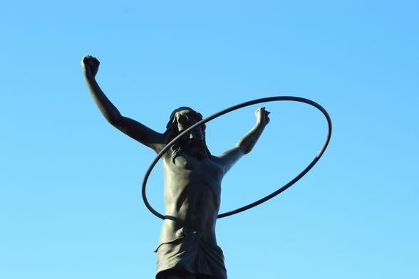 Hoola Hoop Statue 