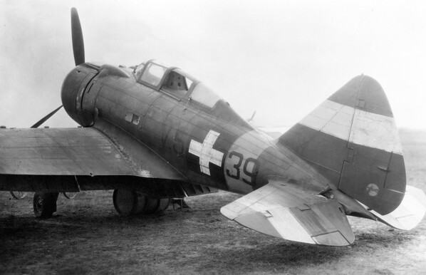 The MÁVAG Héja (hawk), was based on the Reggiane Re.2000 fighter and operated by the Royal Hungarian Air Force. The initial 70 aircraft were built in Utaly, but substituted the Piaggio engine for a Hungarian-built Manfred Weiss WM K-14 engine (a license-built French Gnome-Rhône 14K). This required an extension to the forward fuselage of 1-foot 3-inches to restore the centre of gravity.

Hungary obtained a production license for the Re.2000 and produced an additional 170 as the Héja II. These aircraft were completely of Hungarian manufacture, including airframe engine and armament, which was changed from twin 12.7 mm Breda-SAFAT machine guns, to twin 12.7 mm Gebauer Motorgeppuska 1940.Minta GKM motor-driven machine guns in the fuselage nose. Both gun configurations had 300 rounds per gun.

The Héja II was used on the Eastern Front against Soviet forces, however most were used within Hungary as trainers, as they were considered outdated as front-line fighters. On 2 April 1944, 180 15th Air Force USAAF bombers, escorted by 170 fighters, bombed the Danube Aircraft Works in Budapest along with other targets. MAVAG Héjas were among those fighters that intercepted the raid.