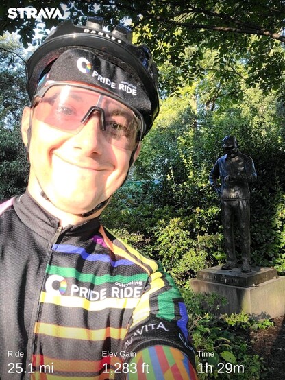 Selfie in front of the Fred Lebow statue in Central Park wearing my #PrideRide jersey 