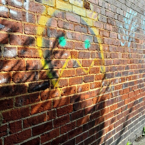 Sunshine
spray painted sun street art