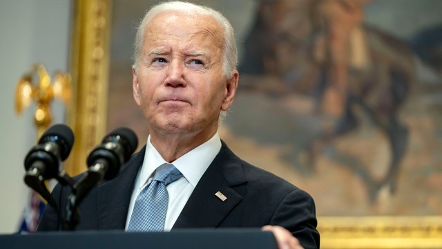 President Biden announces he will no longer seek reelection, 21 July 2024.
Photo: Bonnie Cash/UPI/Bloomberg/Getty Images
Article: Copyright 2024, Arthur Newhook. 
Follow Stop the Idiocracy. 
https://tinyurl.com/StopTheIdiocracy
https://tinyurl.com/ArthurNewhook