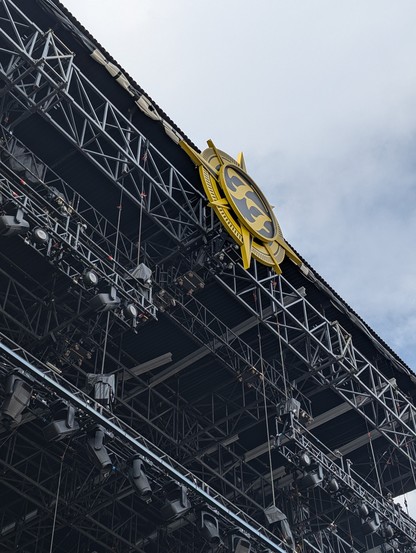 Foo Fighters stage and emblem 