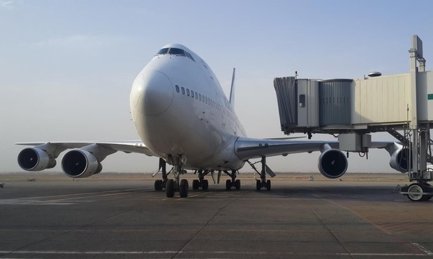 Un avión en el aeropuerto (Getty Images)