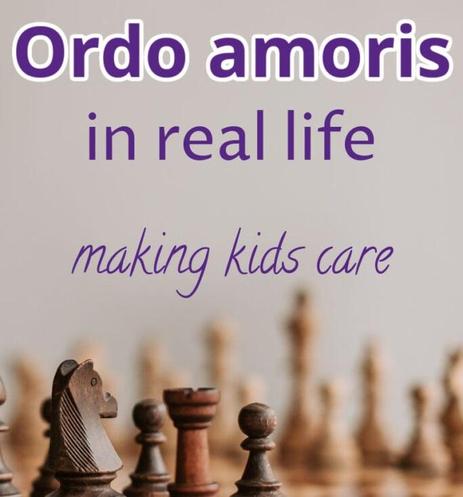 The image features a blurred background with a chessboard in the foreground, showing several chess pieces including a knight, pawns, and a rook. Overlaid on the image is text in different shades of purple. 

The text reads: Ordo amoris in real life. Making kids care.

The images is taken from the blog https://www.simplyconvivial.com/blog/ordo-amoris/ by Mystie Winckler.

Voor de Nederlanders: wisten jullie dat convivial het Engelse woord voor gezellig is?

#SimplyConvivial #Winckler