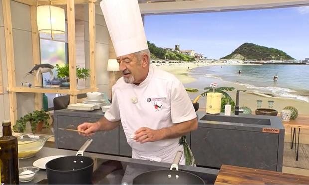 Karlos Arguiñano, cocinando en su programa. (ANTENA 3)