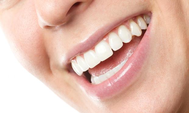 Una persona sonriendo, en una imagen de archivo (ncognet0 vía Getty Images)
