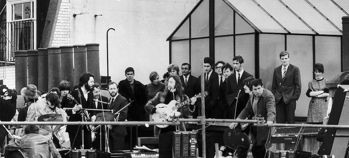 The Beatles, dando su último concierto en la azotea del edificio Apple en Londres (Photo by Freddie Reed/Daily Mirror/Mirrorpix via Getty Images) / Mirrorpix