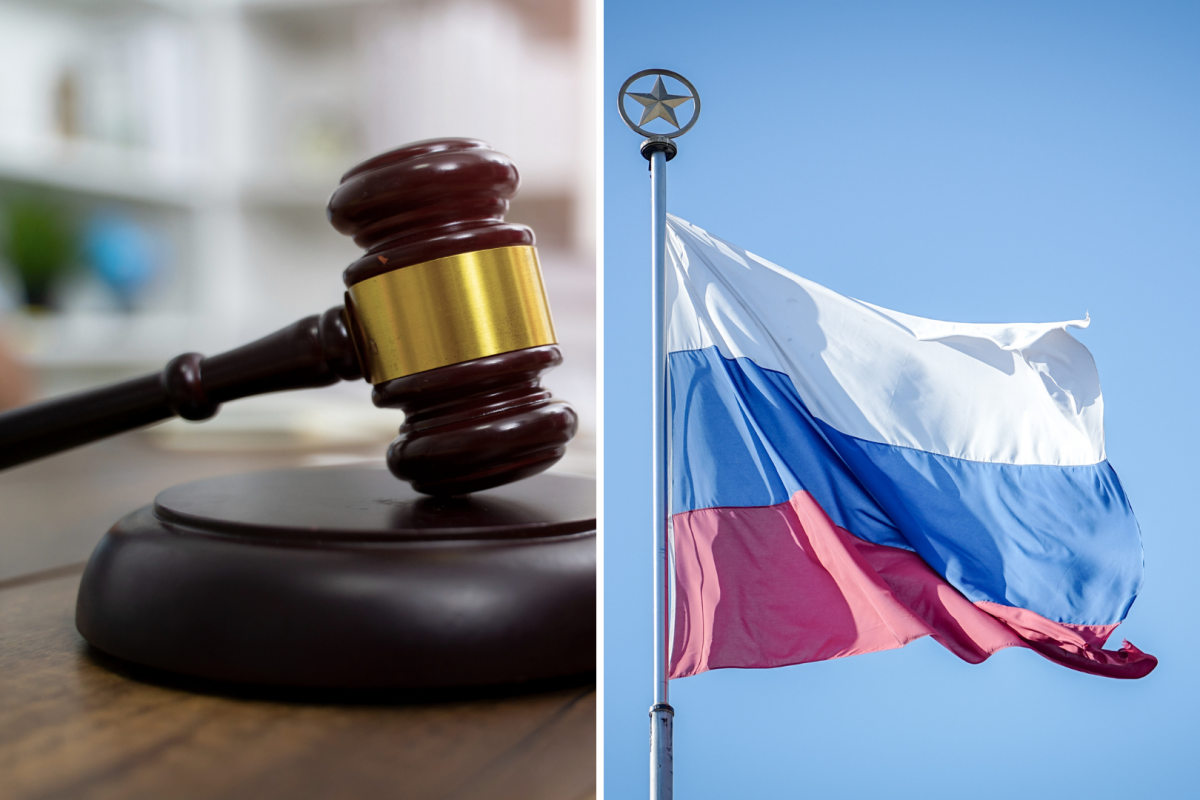 Mazo judicial y bandera de Rusia. ()